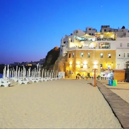 3 Bedroom Townhouse Walk Distance Beach Center, Albufeira