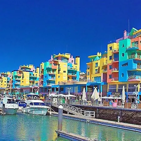 3 Bedroom Townhouse Walk Distance Beach Center,